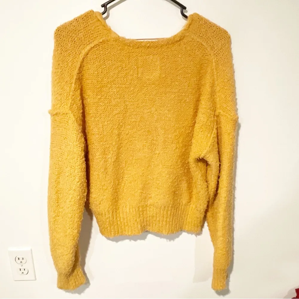 Free People Size XS Yellow Gold Fuzzy Knit V Neck Slub Sweater - Image 5