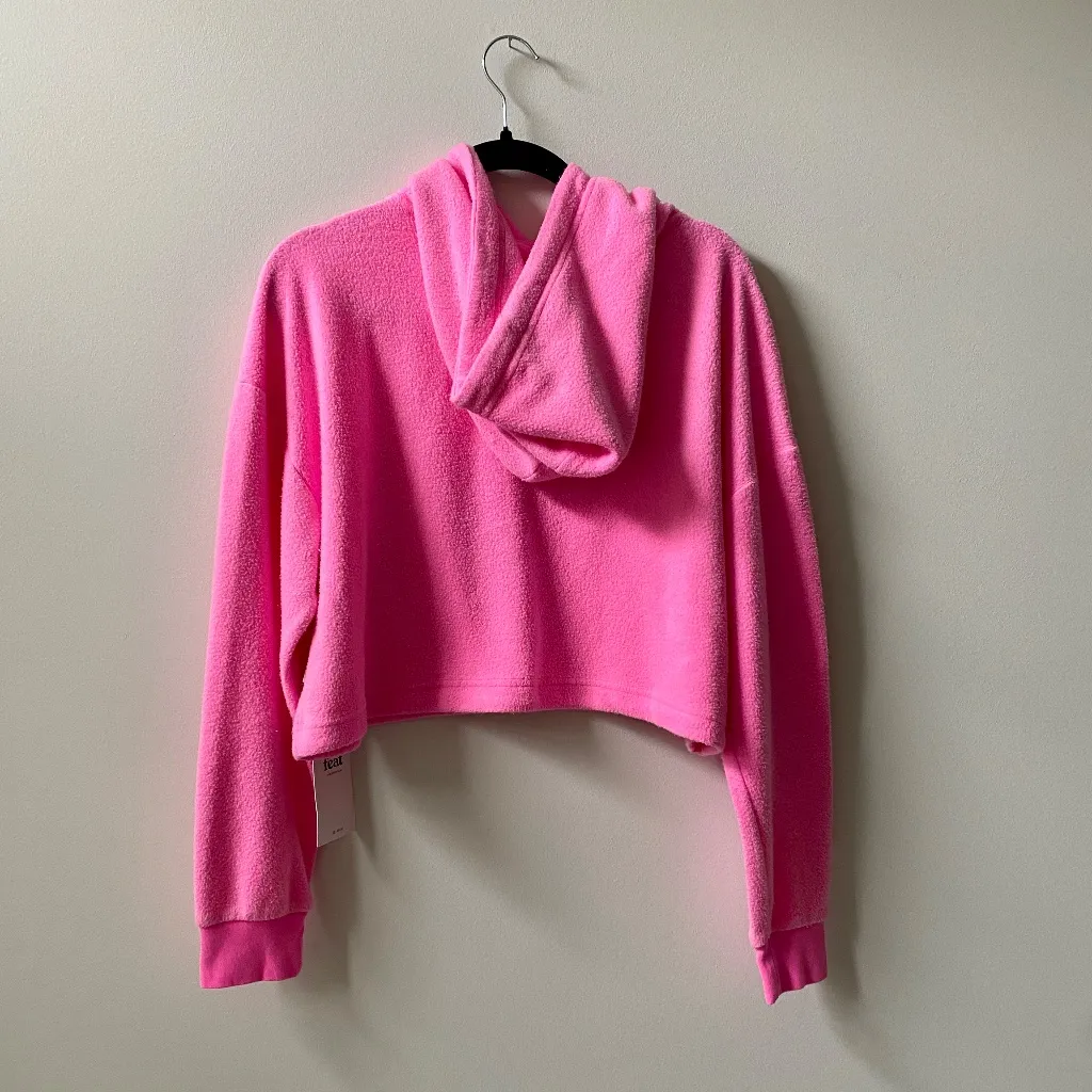 FEAT BlanketBlend Crop Hoodie Sweatshirt in Hot Pink - Image 6
