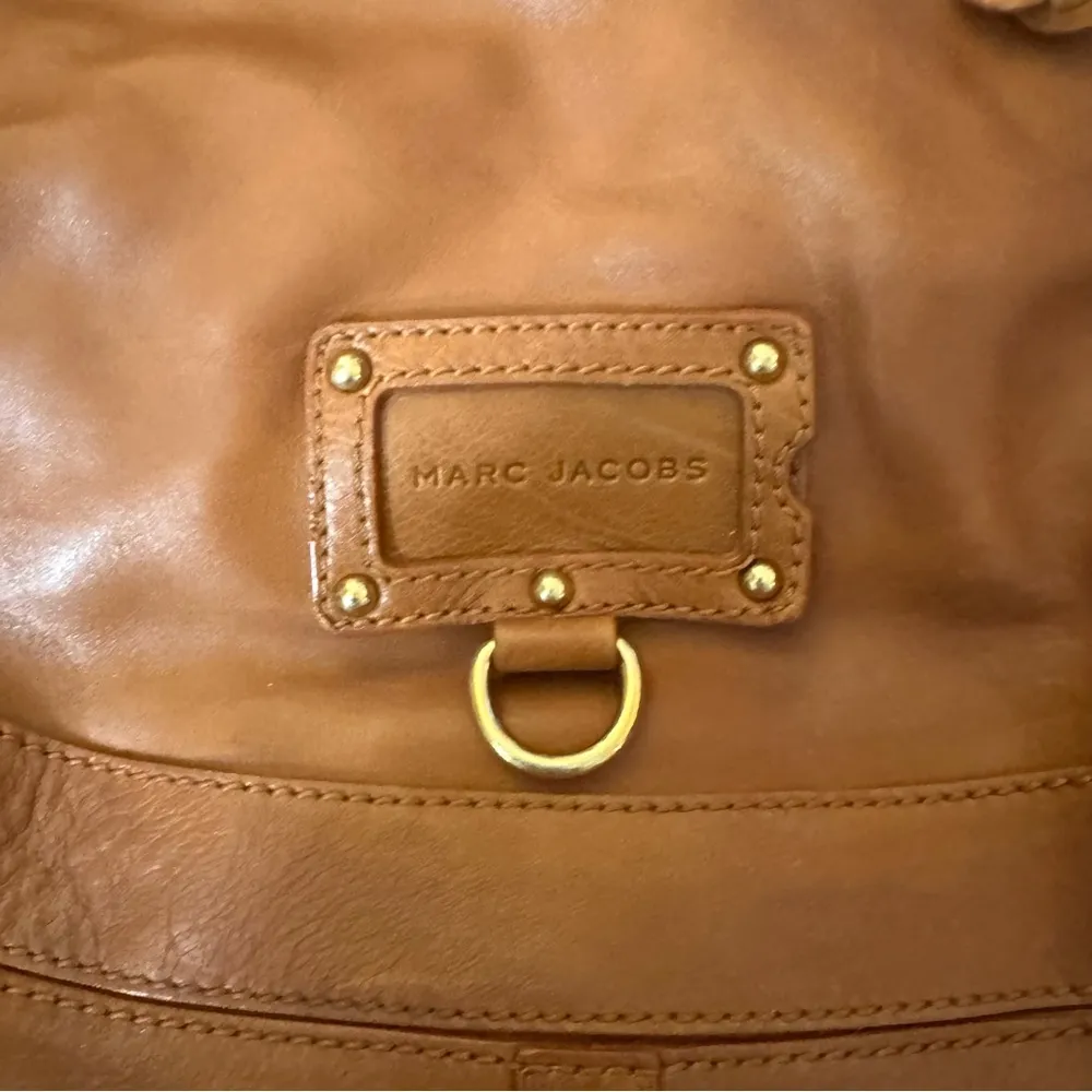 original collection honey/caramel leather hobo, made in Italy - Image 14