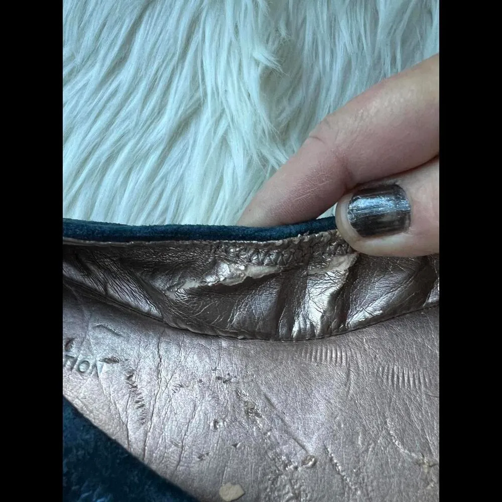 BCBG Generation Women's Dark Teal/ Blue Suede Flats - Image 4