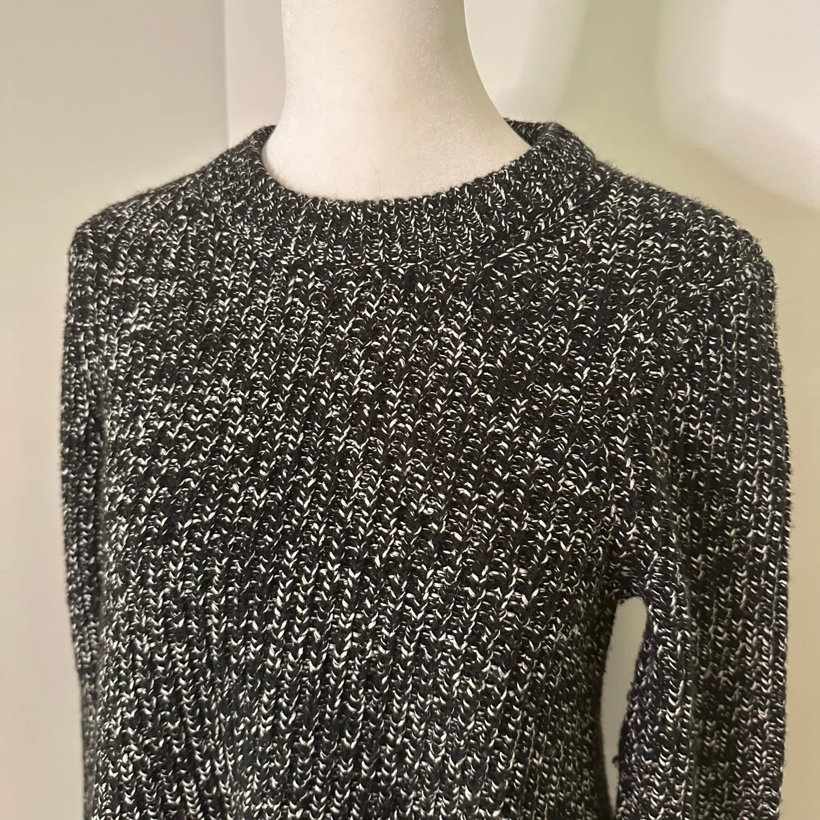 Athleta Sierra black & white knit long sleeve crewneck sweater size XS - Image 5