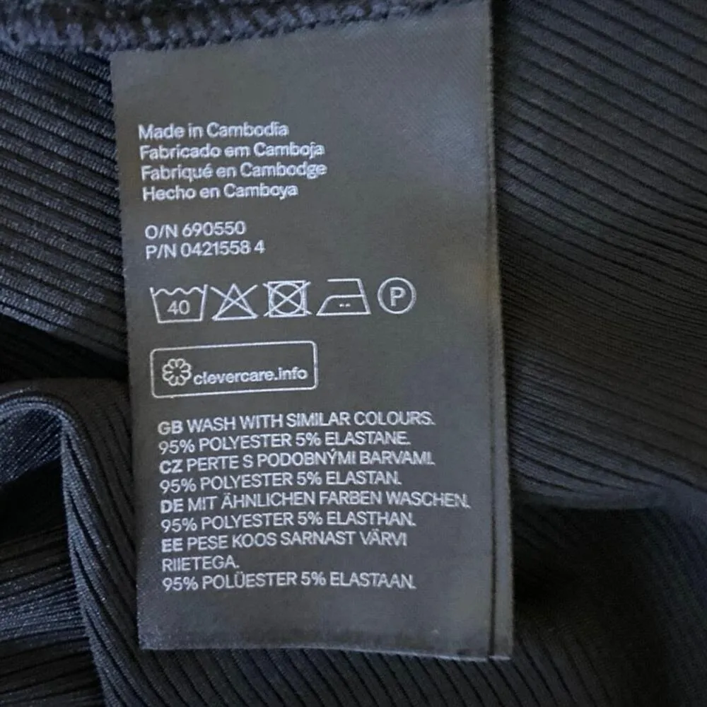 H&M Divided Black Ribbed Knit Cut-Out Neck Short Sleeve Fit & Flare Dress Size 4 - Image 5