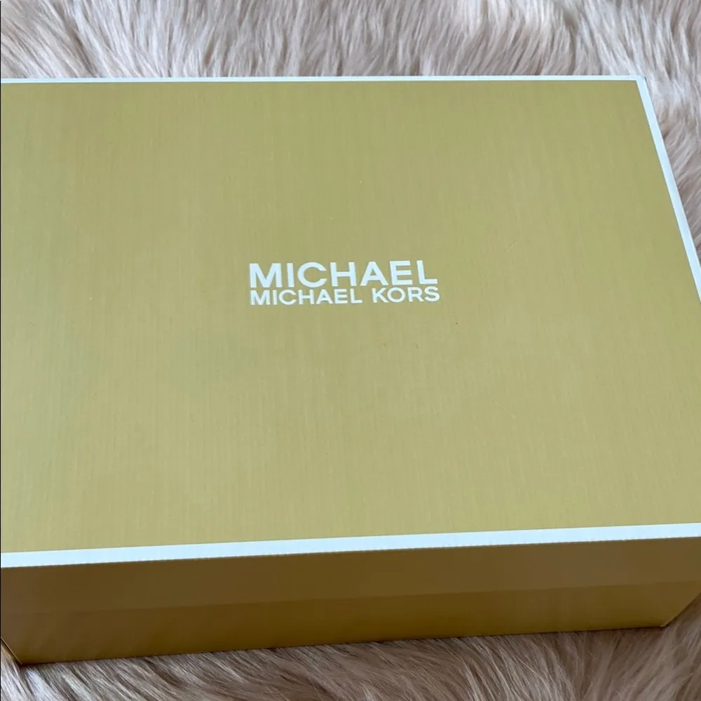 NWT Michael Michael Kors
Mandy Espadrille Wedge Sandals White Size 6.5 - Image 10