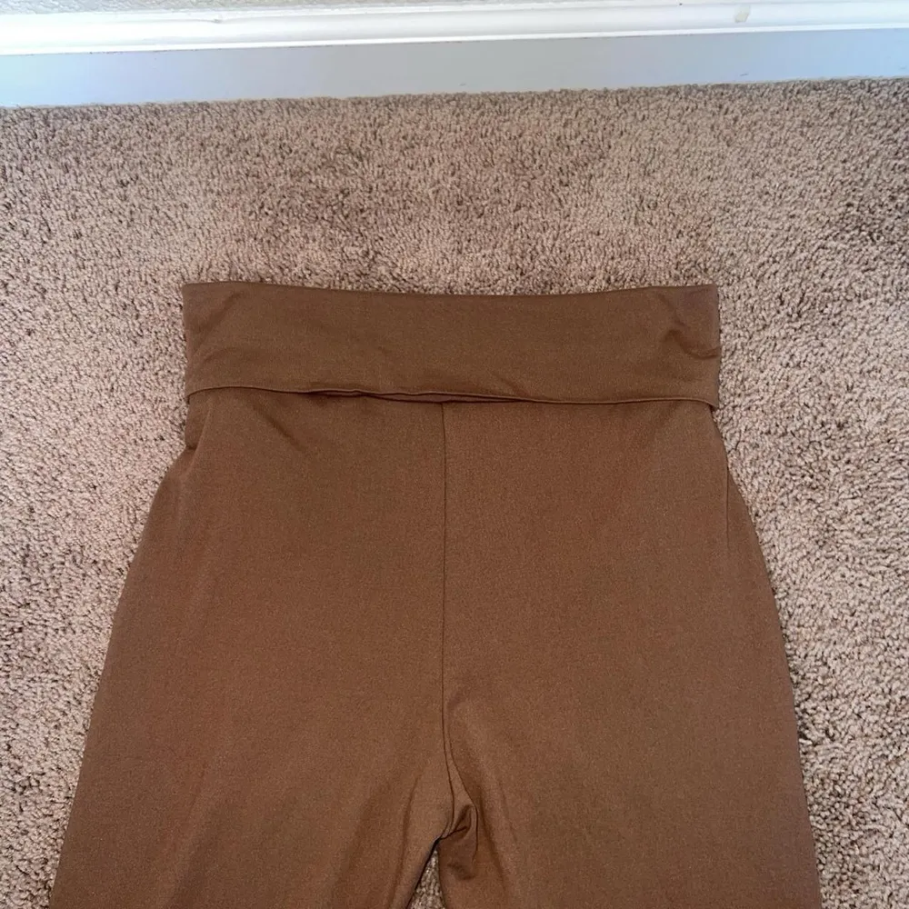 SheIn Brown Flared Leggings - Image 3