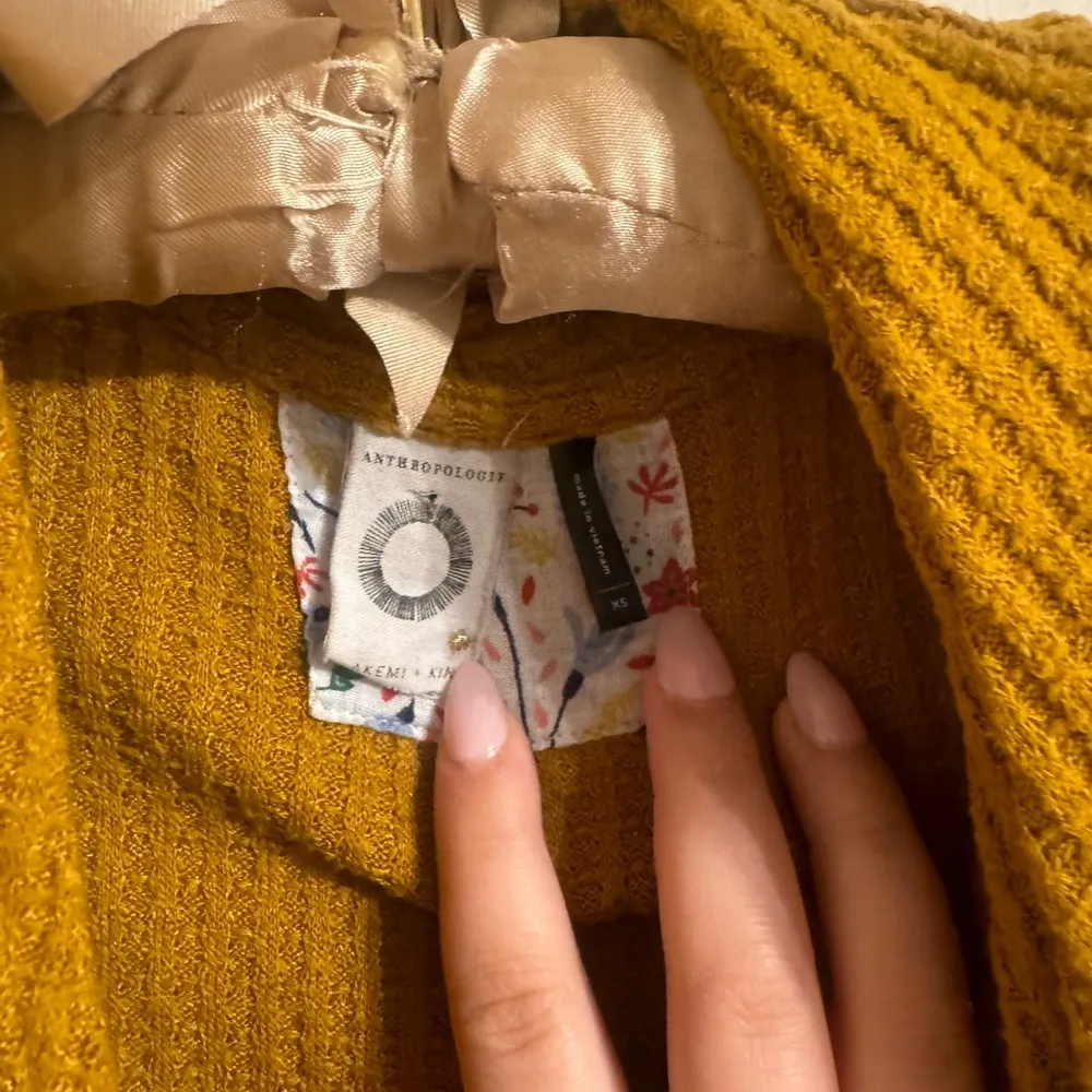 anthropologie mustard yellow size XS blouse longsleeve - Image 3