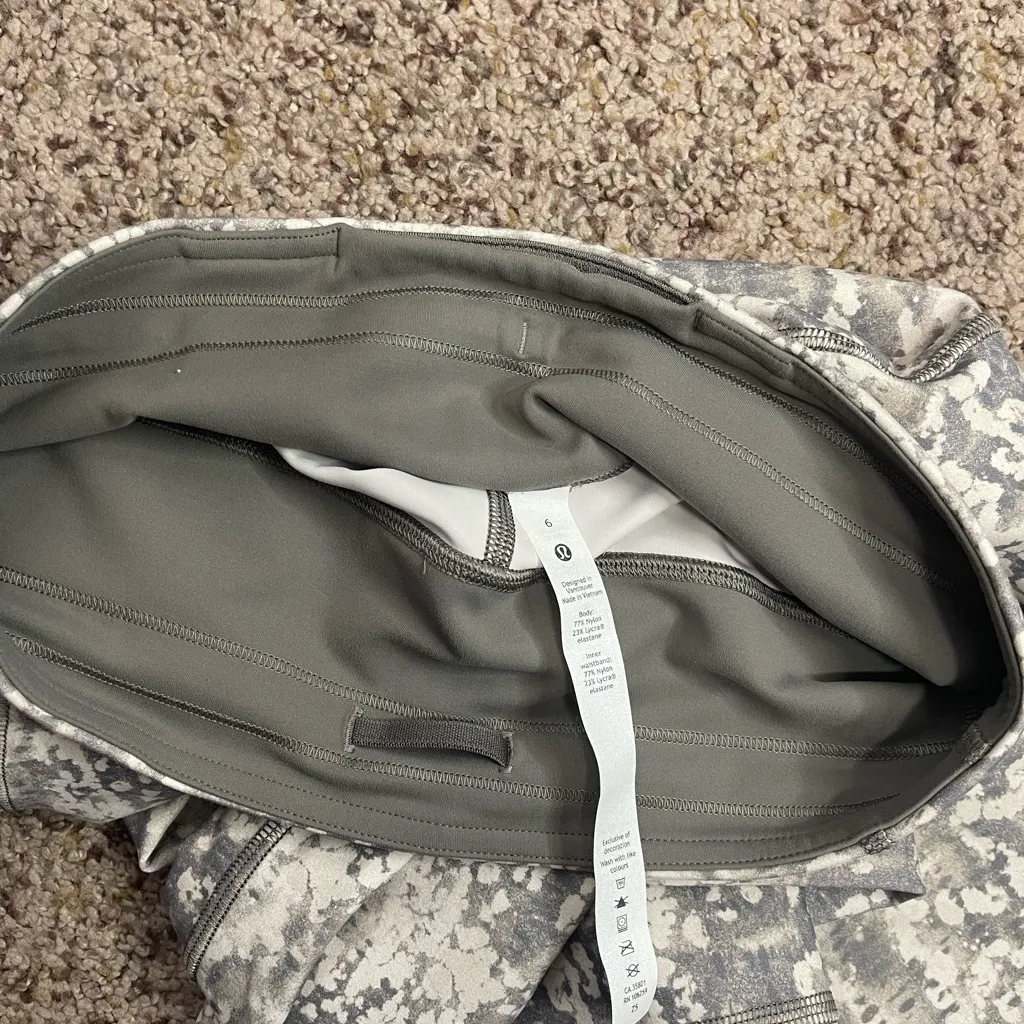 Lululemon Invigorate High-Rise Crop 23" Gritstone White Opal Multi size 6 - Image 8