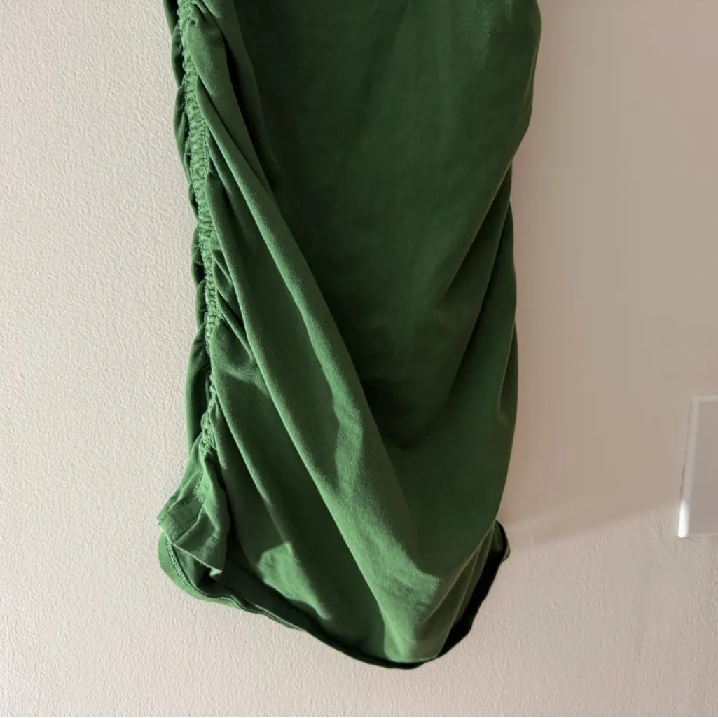 TNA Aritzia Chill Malibu Sleeveless Mini Dress in Green Size Small Ruched Sides - Image 13