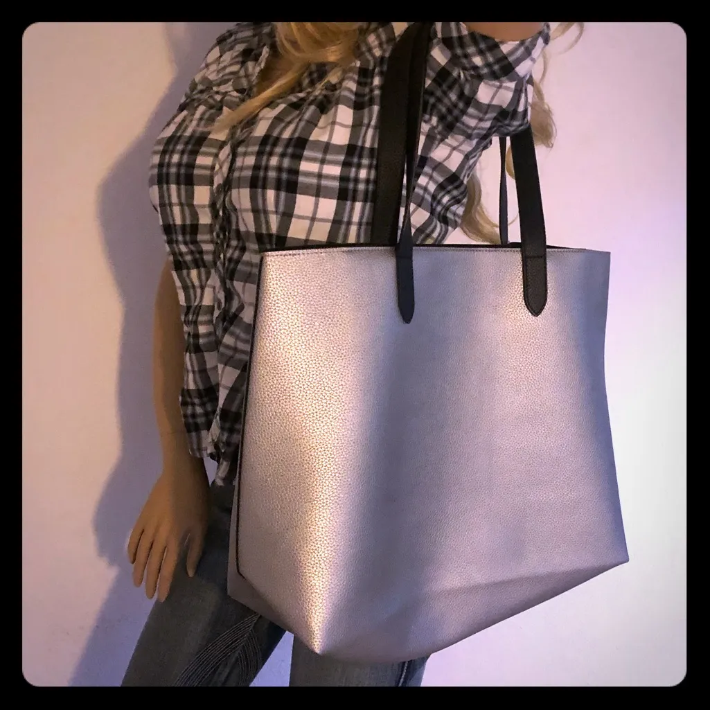 NWT Large Matte Silver Shoulder Tote Bag | Carry - Image 3