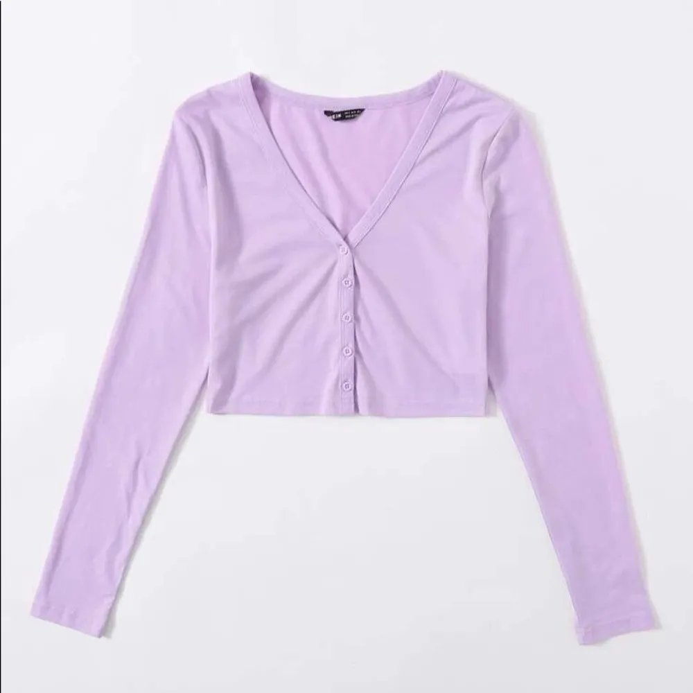 Shein Solid Purple Crop Top with Button Up Detail - Image 3