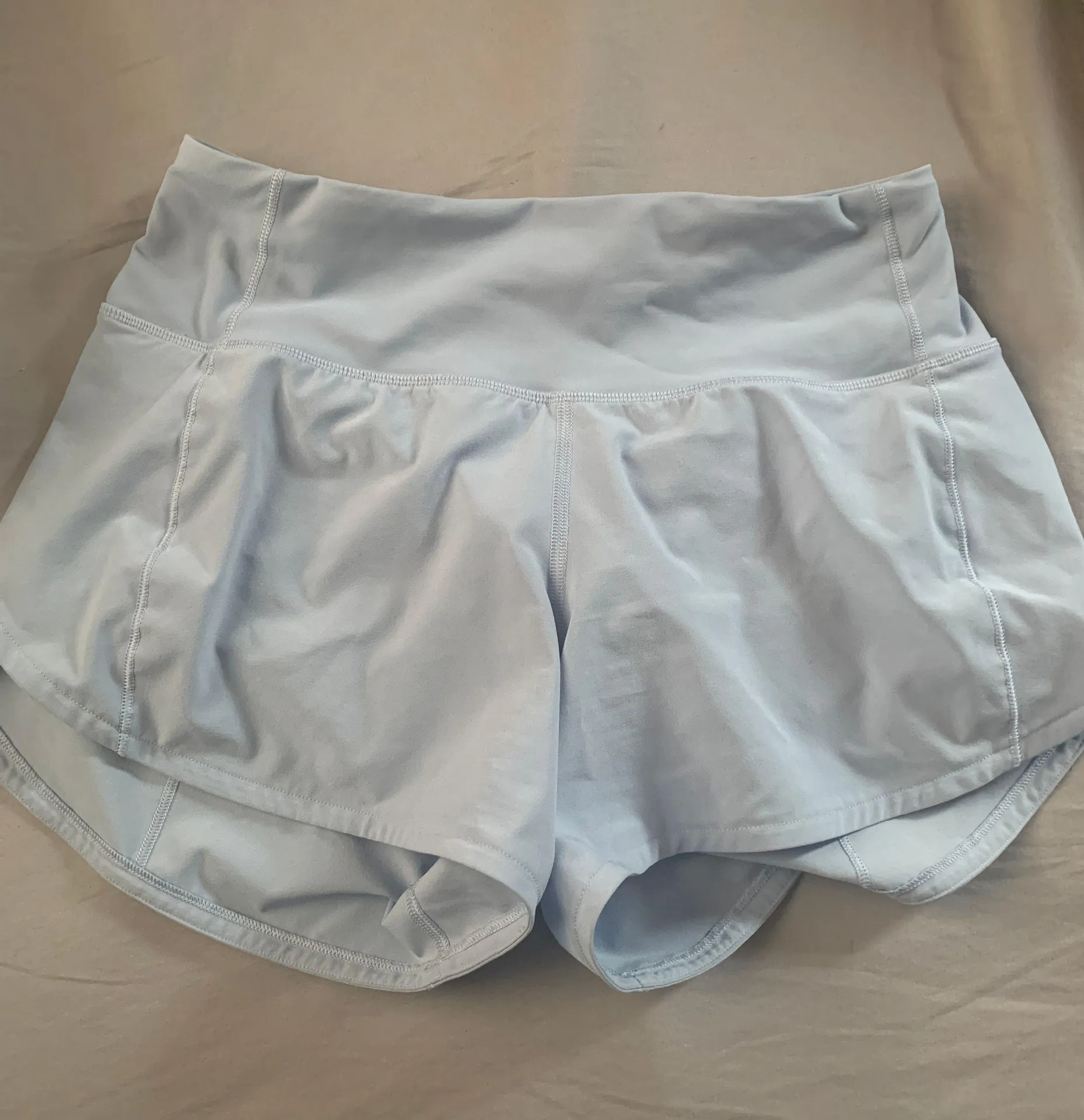 Lululemon Shorts 4” - Image 4