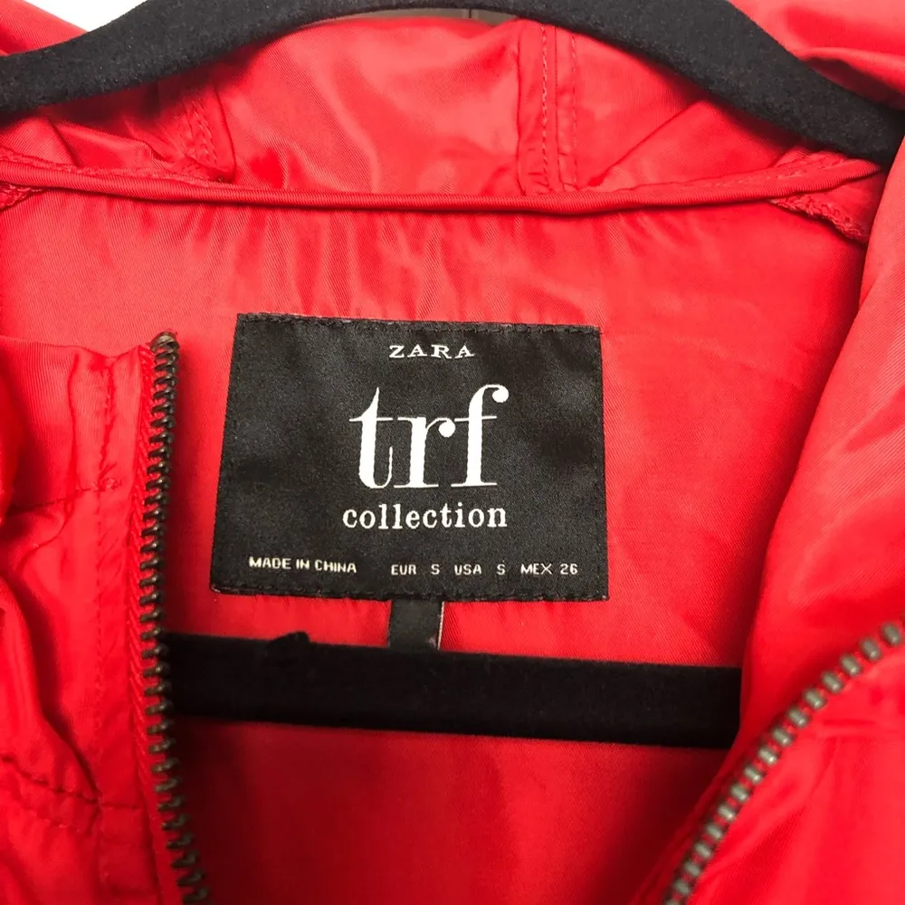 Zara TRF Windbreaker Packable Jacket Hoodie Red - Image 4