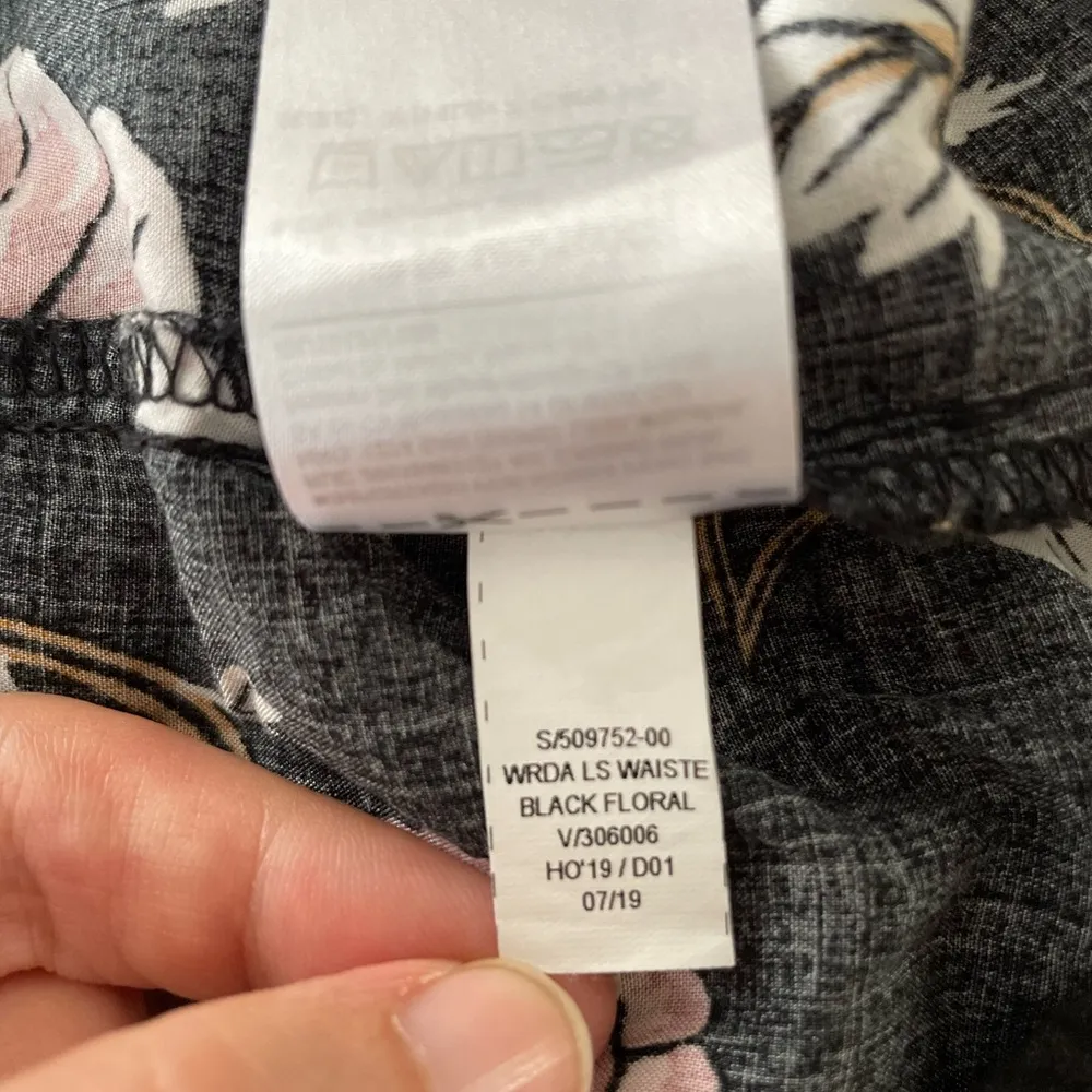 Old Navy Maternity Waist-Defined Keyhole Neck 3/4 Sleeve Floral Dress Size M - Image 10