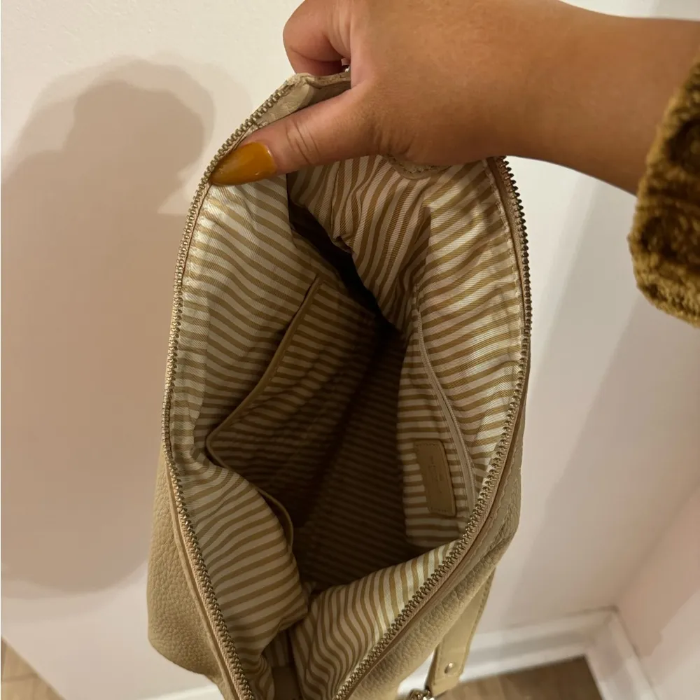 slouchy tan KATE SPADE shoulder bag trendy - Image 6