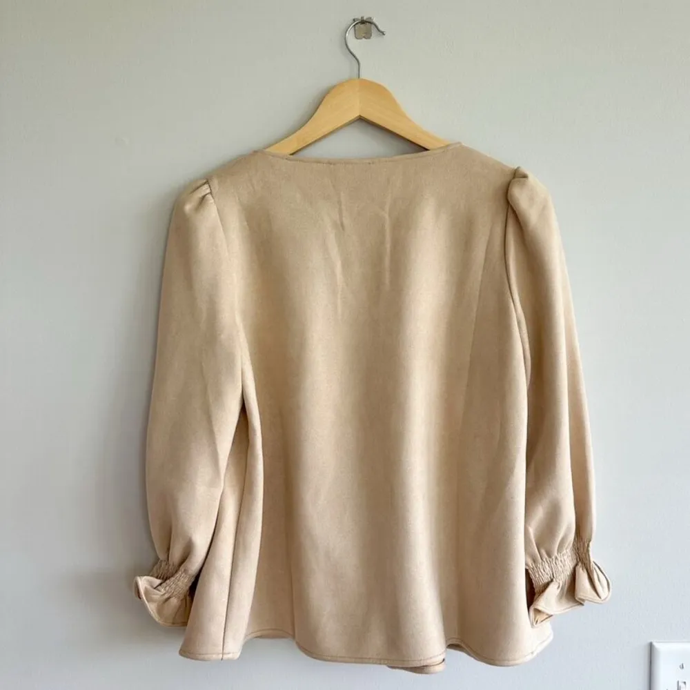 Tuckernuck Easton V-Neck Ruffles 3/4 Sleeve Top Shirt Suede Top Shirt Blouse M - Image 13