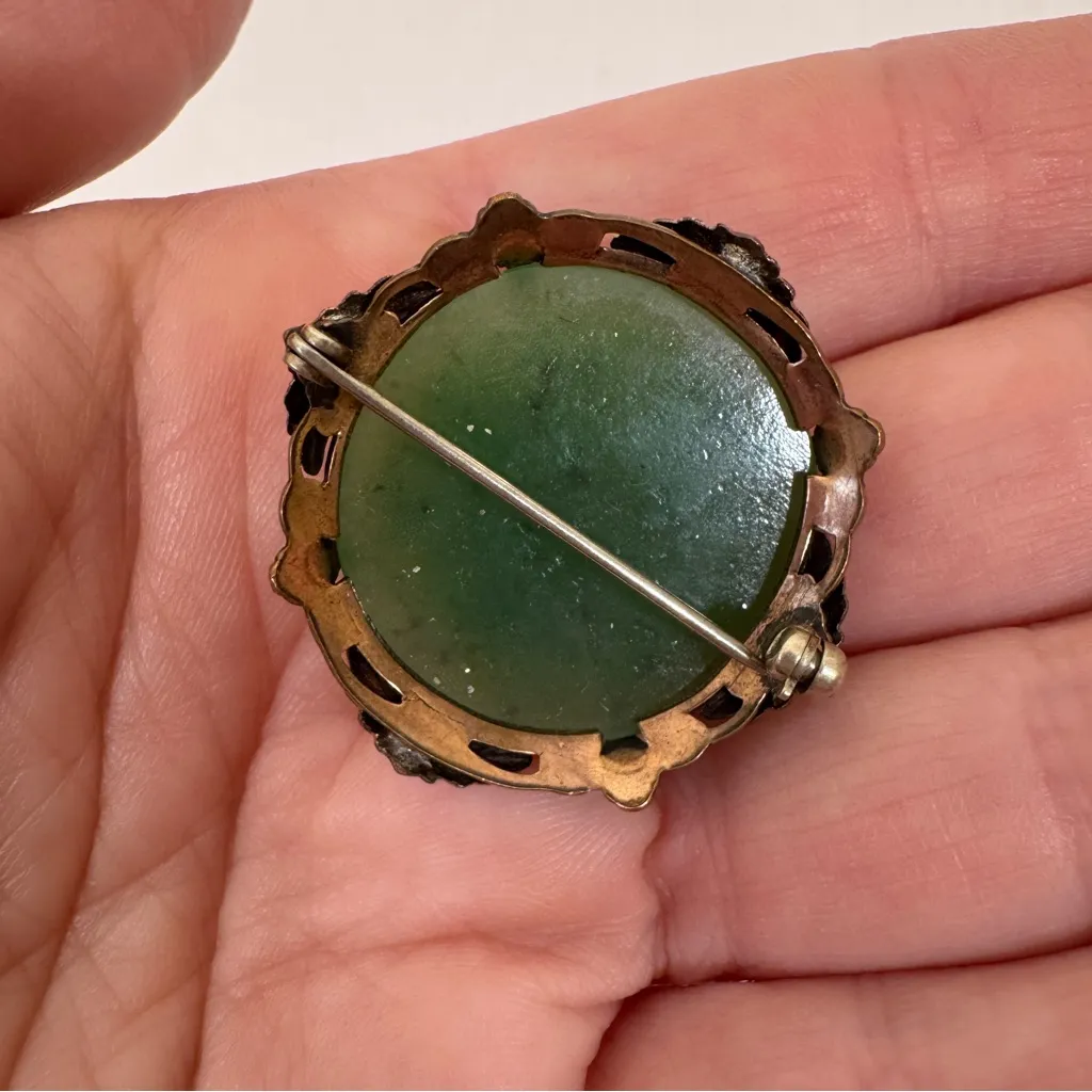 Vintage Jade Cabochon Art Deco Brooch W/ Black Hills Gold Flower Accents Estate Green - Image 3