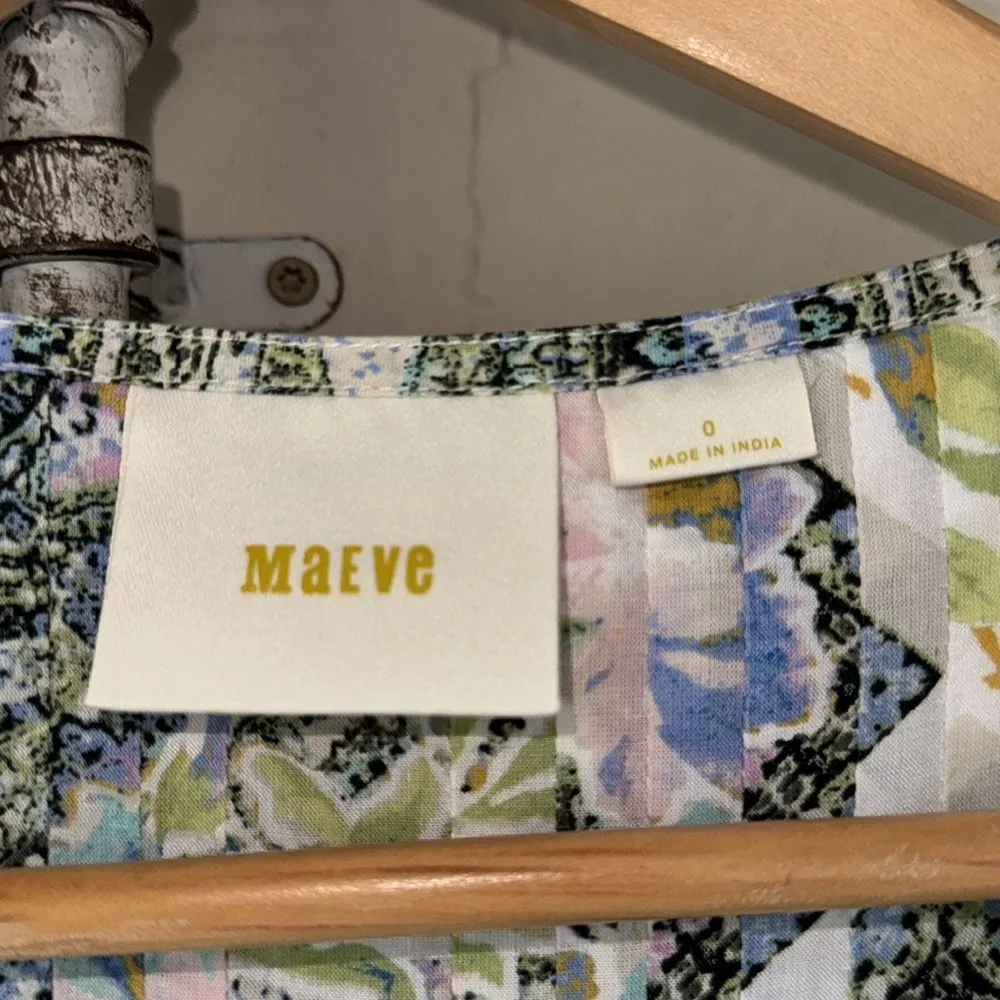 Maeve Anthropologie Maya Floral Flutter Sleeve Top size 0 like new rayon - Image 5