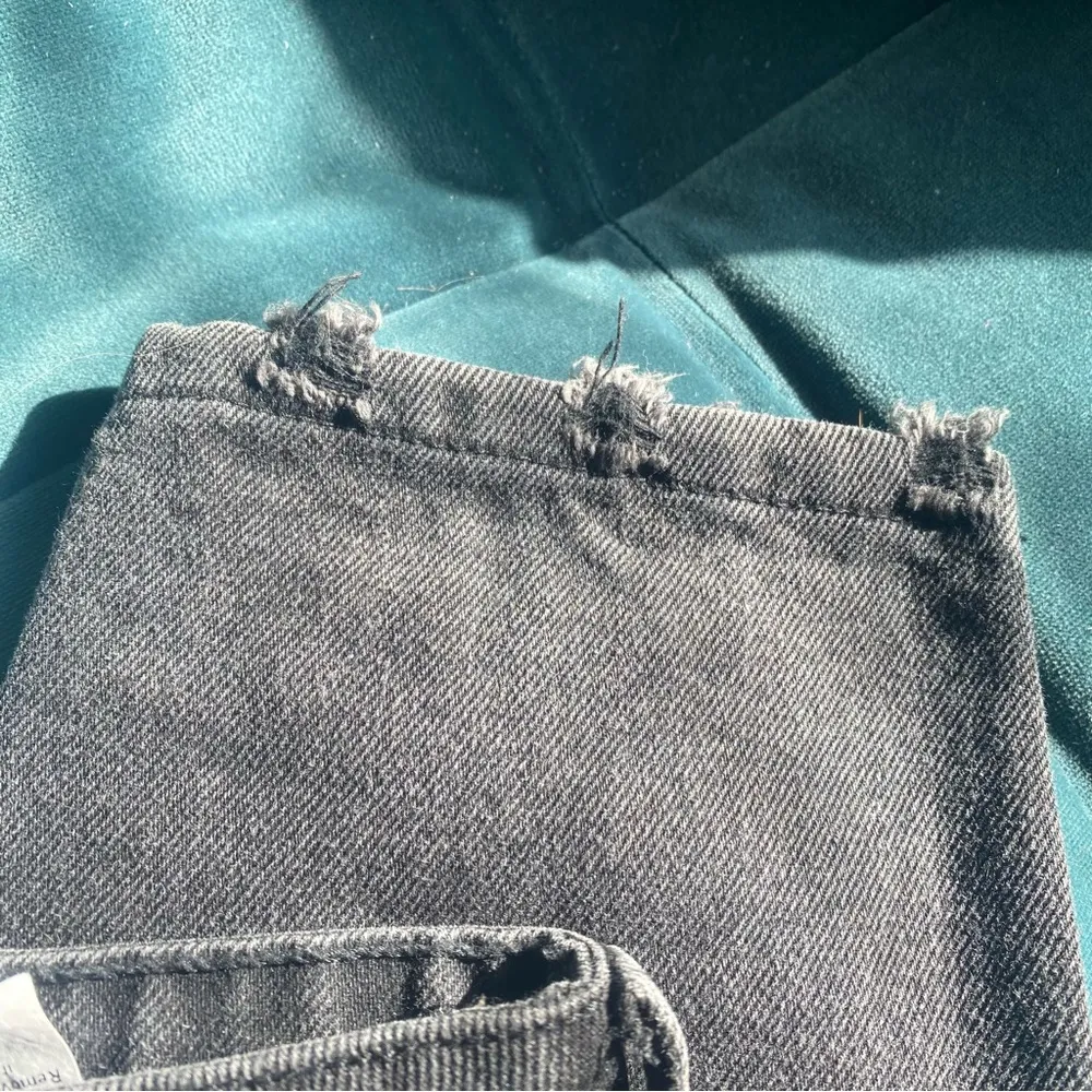 Princess Polly Bella High Rise Mom Jeans Washed Black Grey sz 4 - Image 4