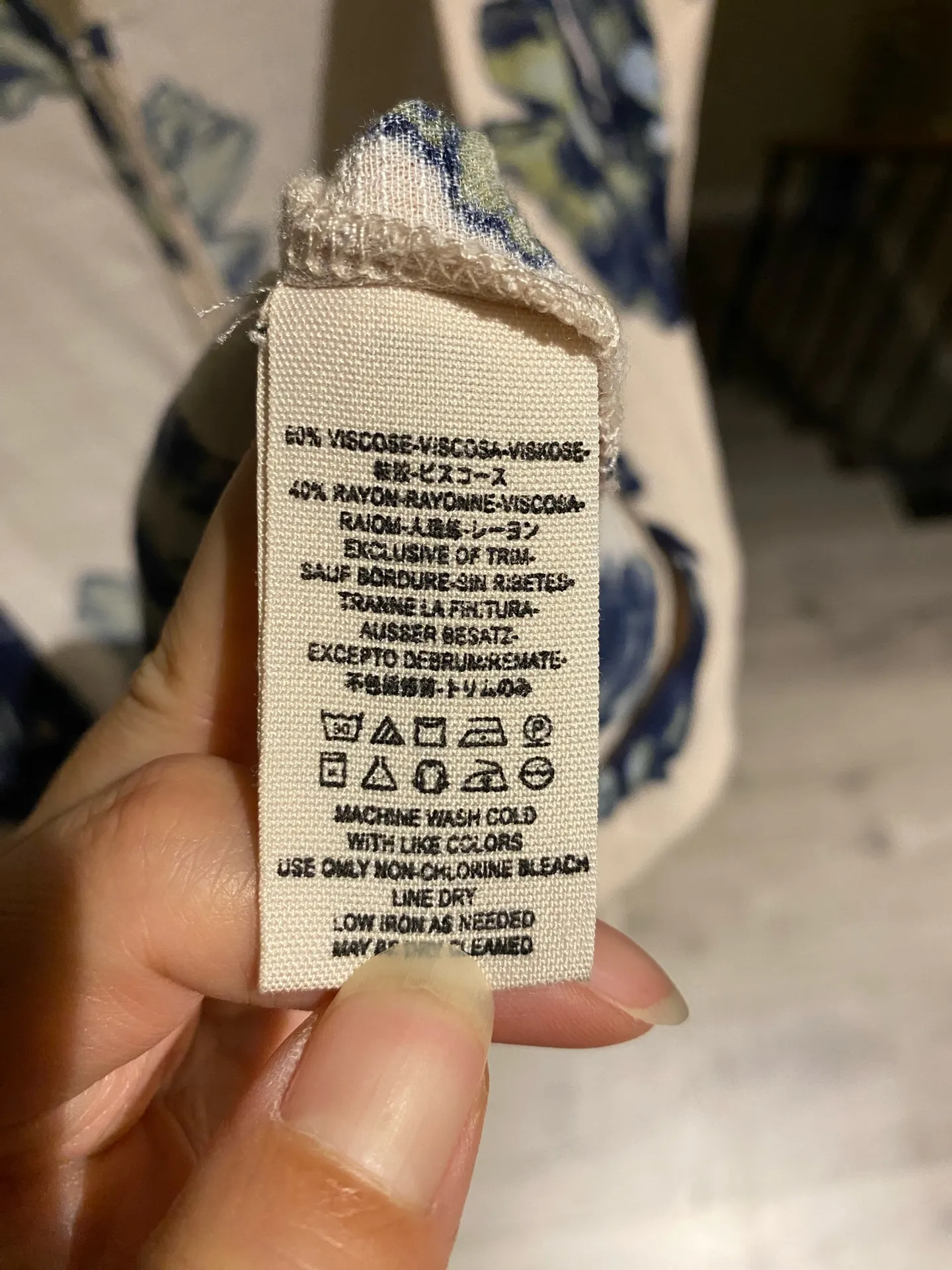 Free people floral v neck long sleeve romper size Xs  - Image 8