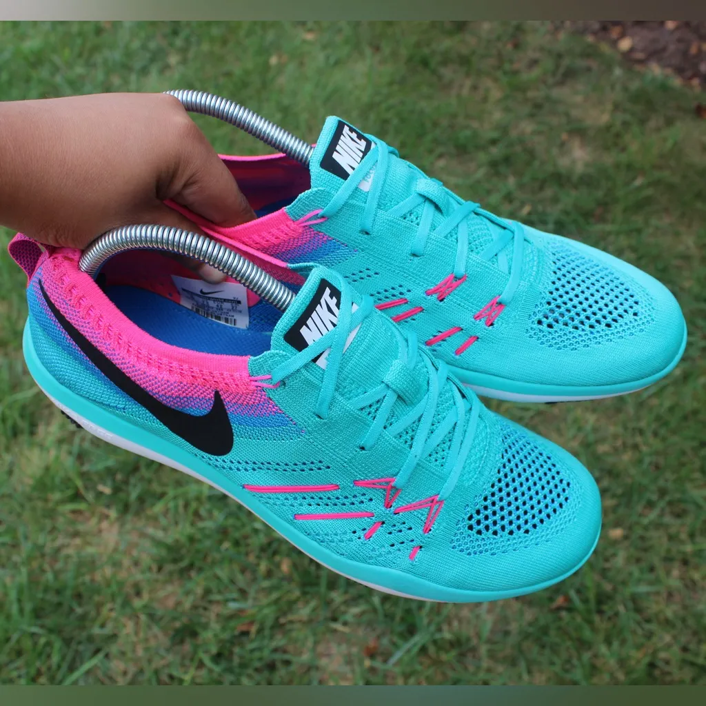 NIKE Women's Free Focus Flyknit Running Cross Training Sneaker Sz 10 - Image 8