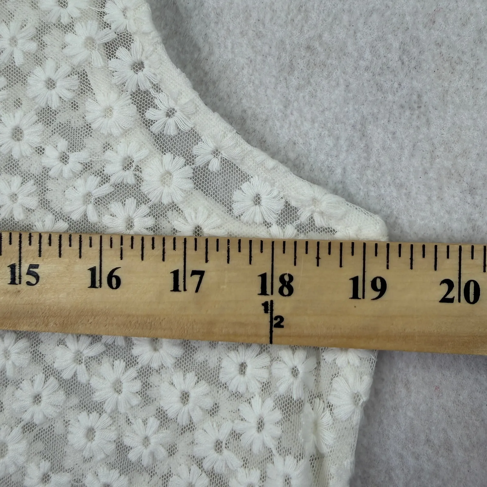 LOGO by Lori Goldstein Sleeveless Lace Peplum Tank Top White Daisy Floral Size M - Image 9