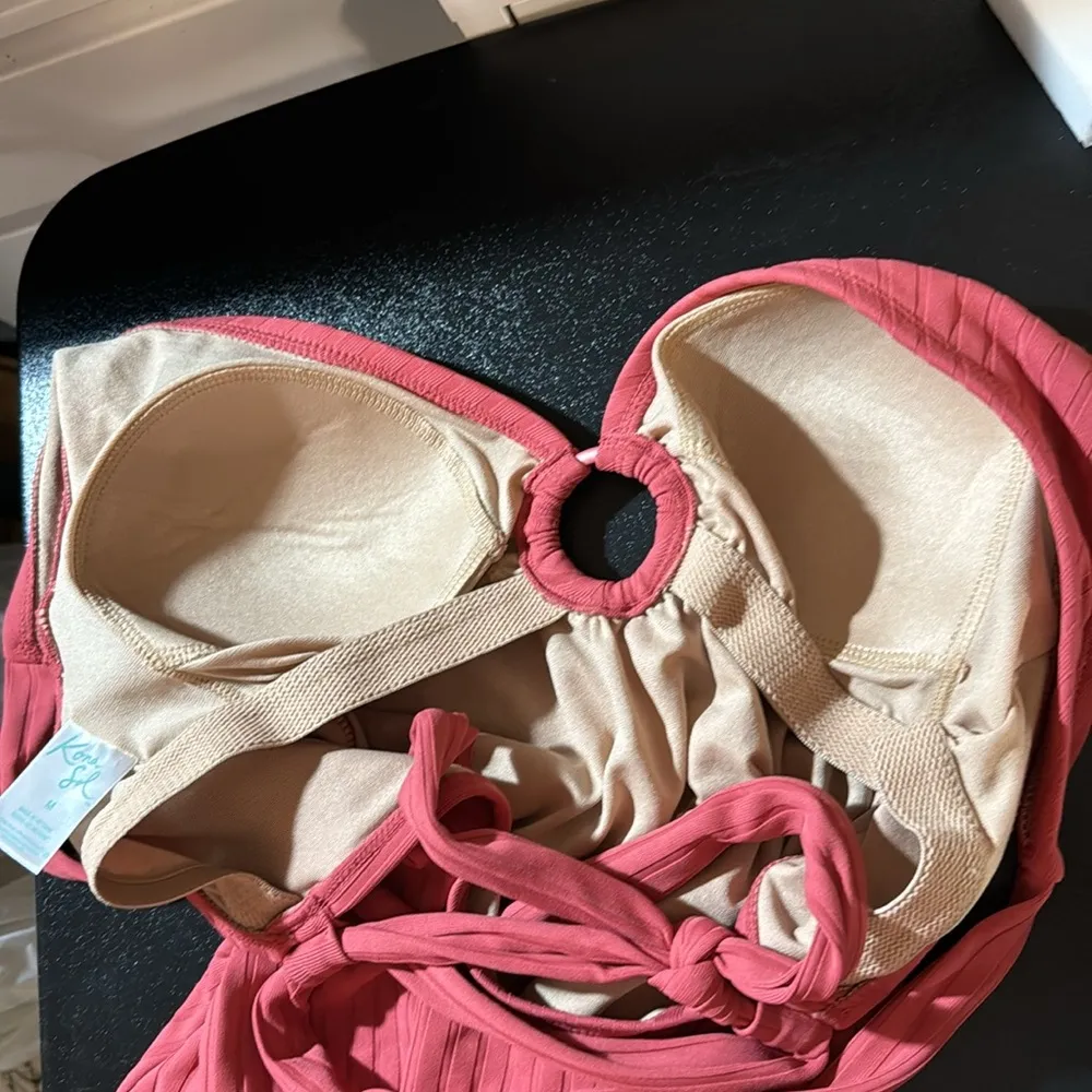 Kona Sol One Piece Swimsuit Coral 🪸 Size Medium - Image 7