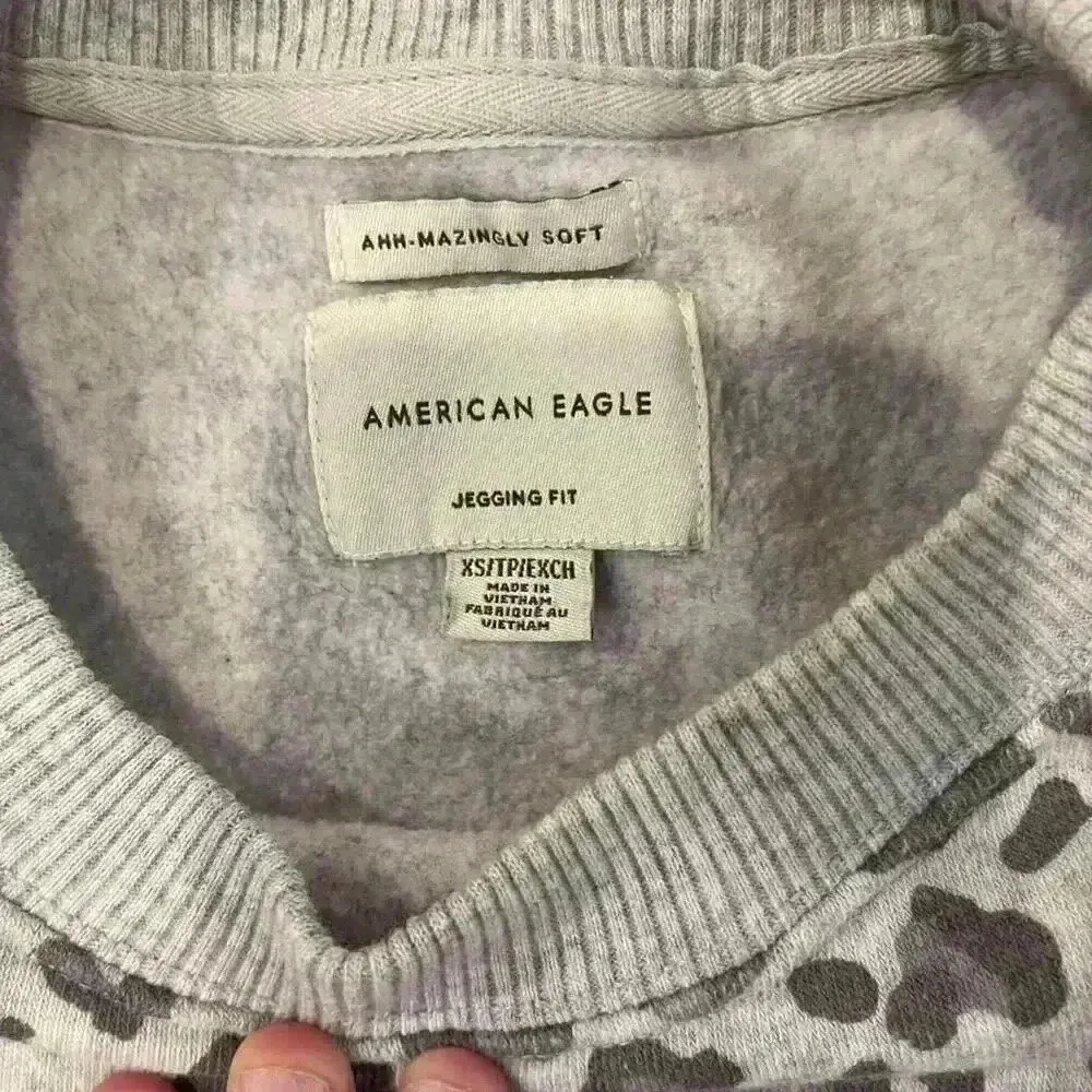 American Eagle Sweatshirt Gray Cheetah Jegging Fit Crewneck Oversized Women’s XS - Image 3