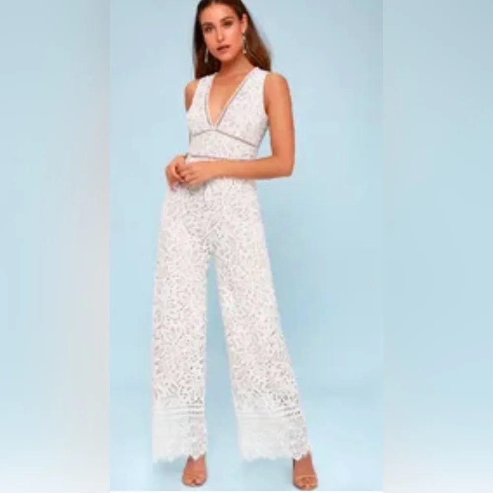 New Lulus Amora White Lace Jumpsuit wide leg size medium. - Image 3