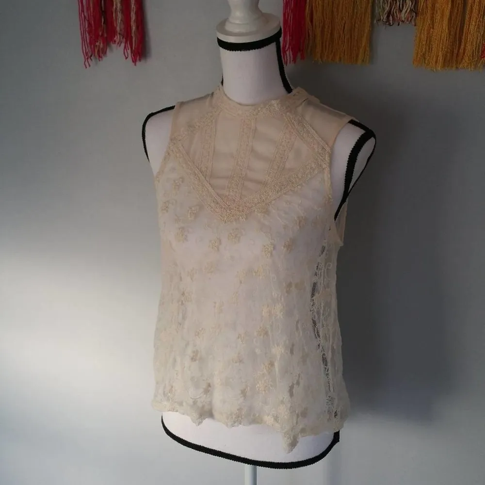Monteau Sleeveless Lace Top/Blouse Size Medium - Image 2