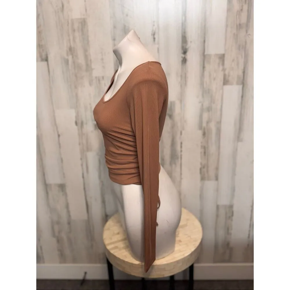 Brown Long Sleeve Ruched Side Top – Size M Brown Size M - Image 3