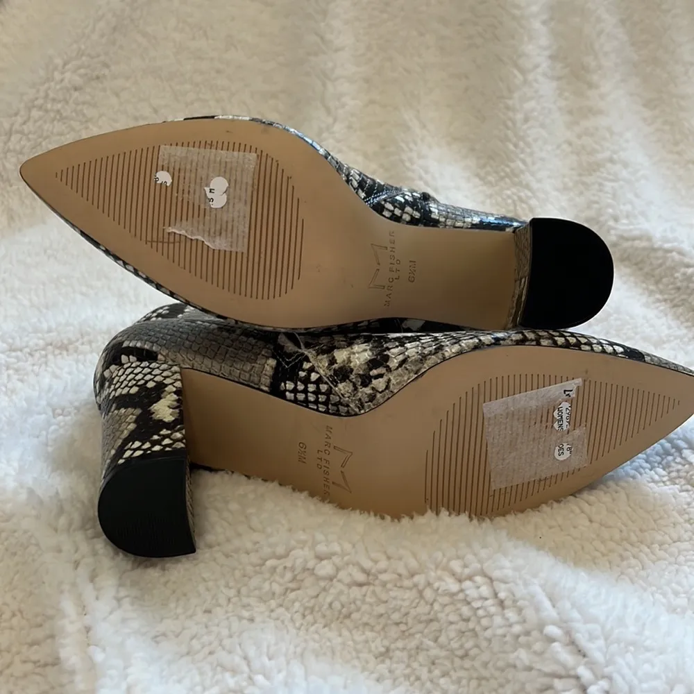 LTD leather snakeskin boots black, gray & white size 6.5 - Image 5