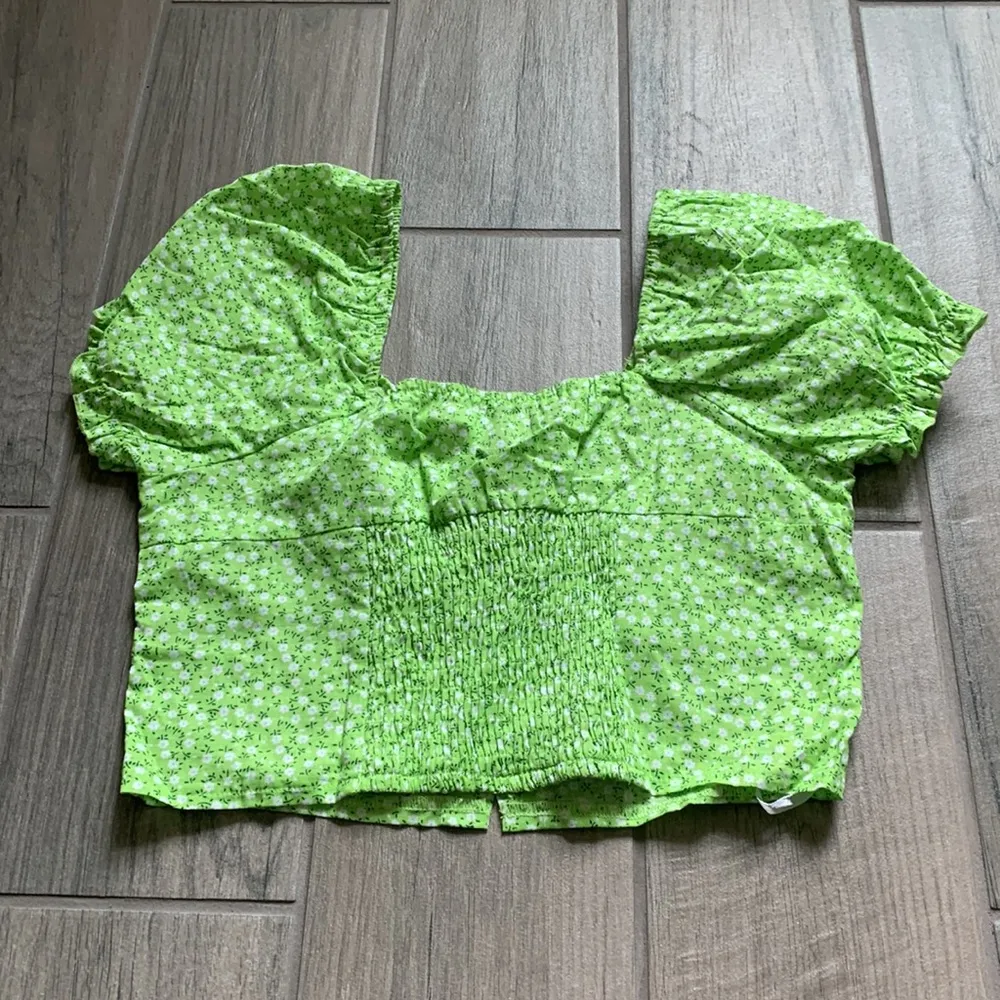 Princess Polly Laguna top in green - Image 5