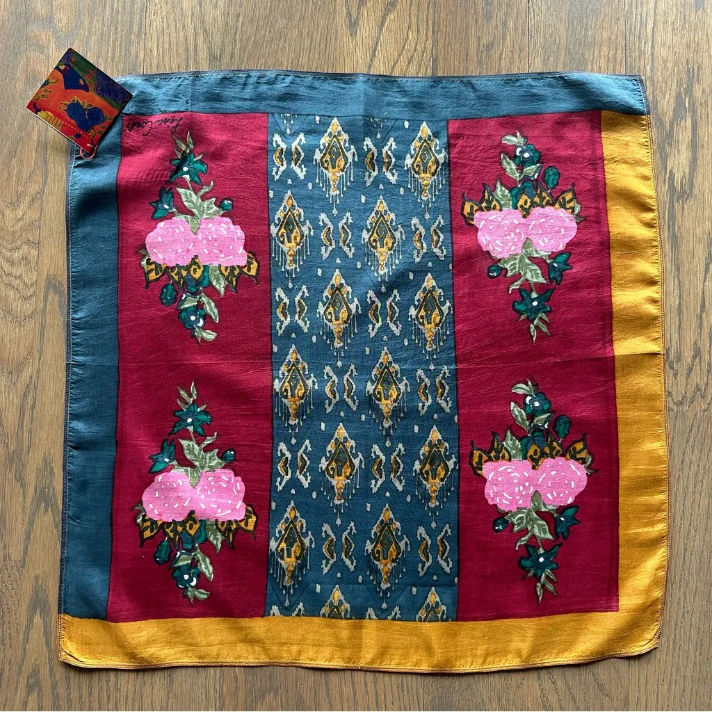 NWT Lisa Corti 100% Silk Pocket Square Scarf Geometric Floral Print 50cmx50cm Pink - Image 2