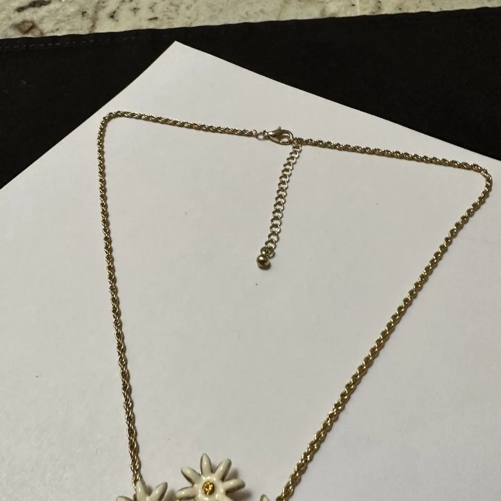 Roman Signed RMN Gold Tone Chain Necklace Cream Flowers With Rhinestones - Image 2