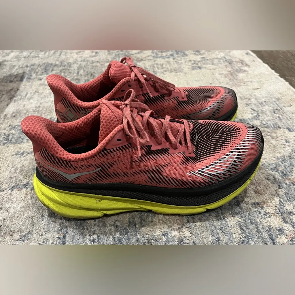Hoka Clifton 9 Athletic Shoes - Image 3