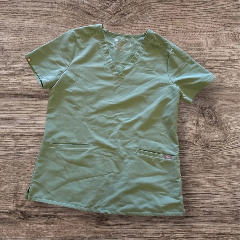 Figs technical collection womens catrina scrub top size small green/teal - Image 2