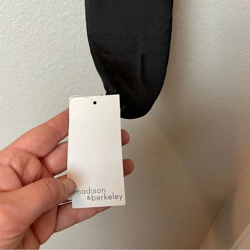 BNWT! MADISON & BERKELEY Black Satin Cropped Blouse Size XS - Image 5