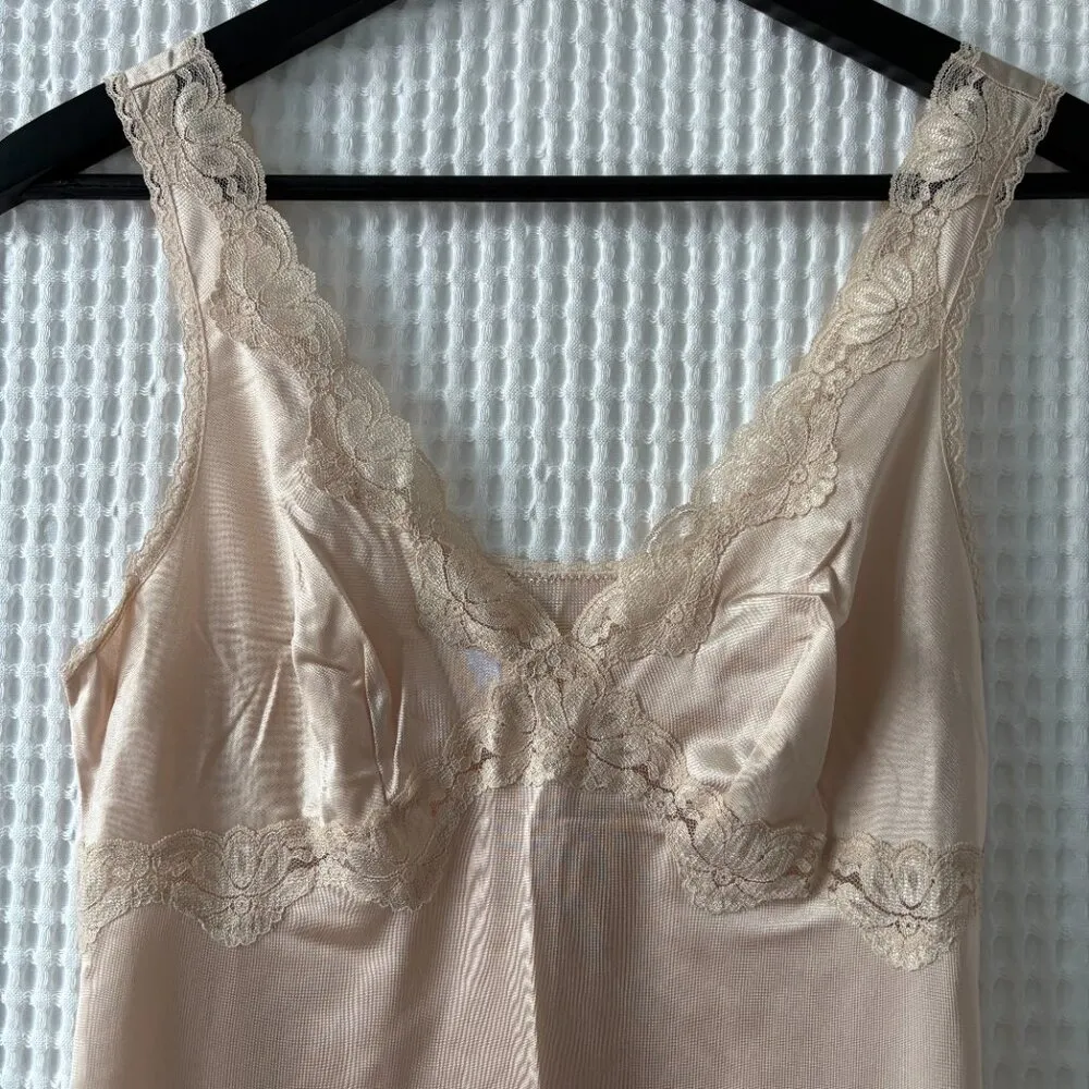 Vintage Sears slip size 32/small taupe champagne lace whimsigoth fairy coquette Tan - Image 6