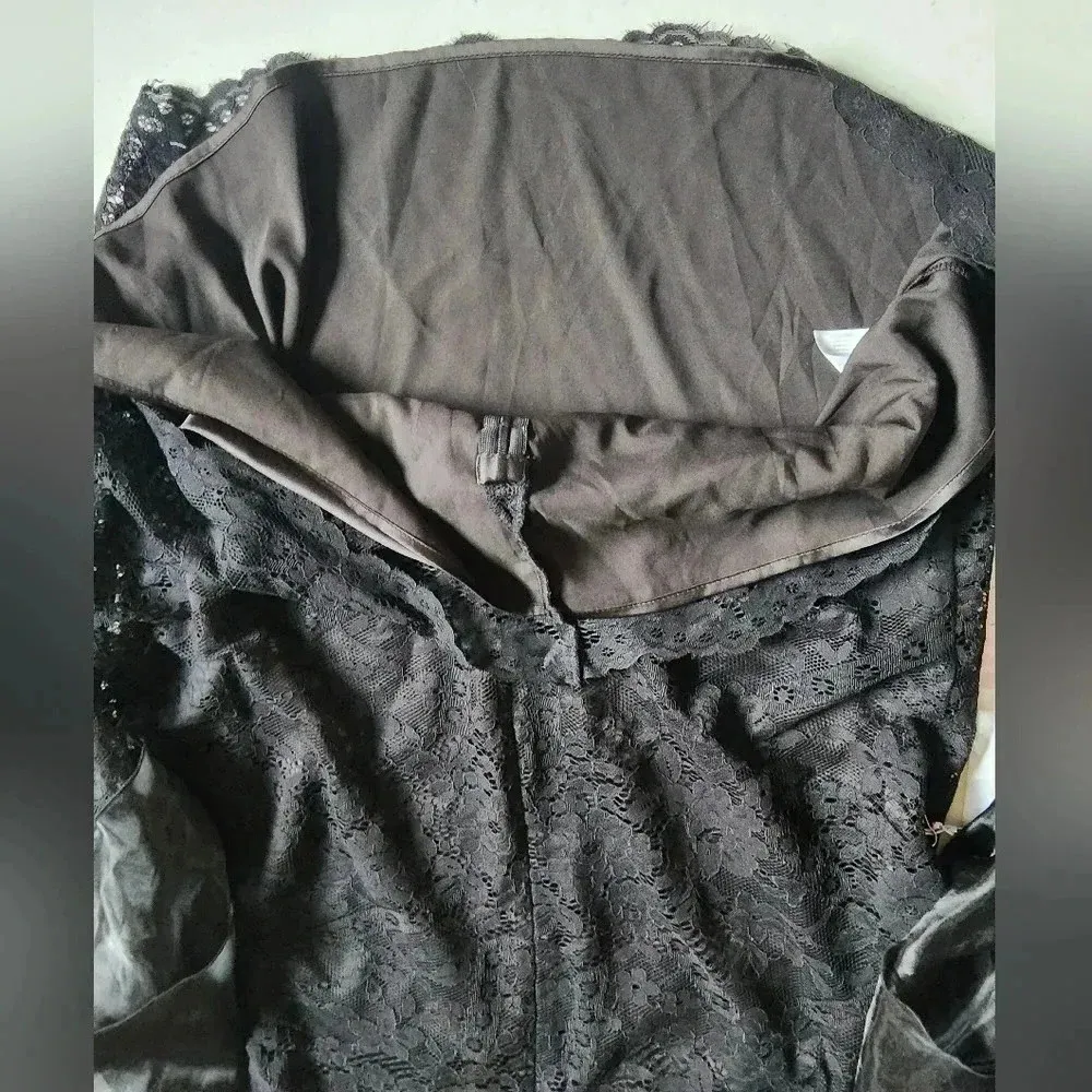 Rachel Parcell ruffle shoulder lace blouse size Medium New Black - Image 12