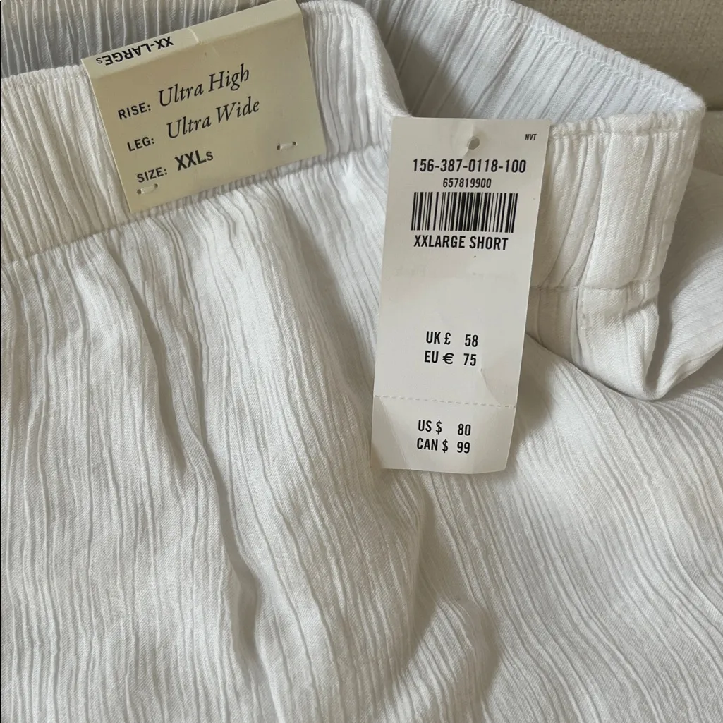 Abercrombie & Fitch White Men's Flat Front Shorts - Image 3