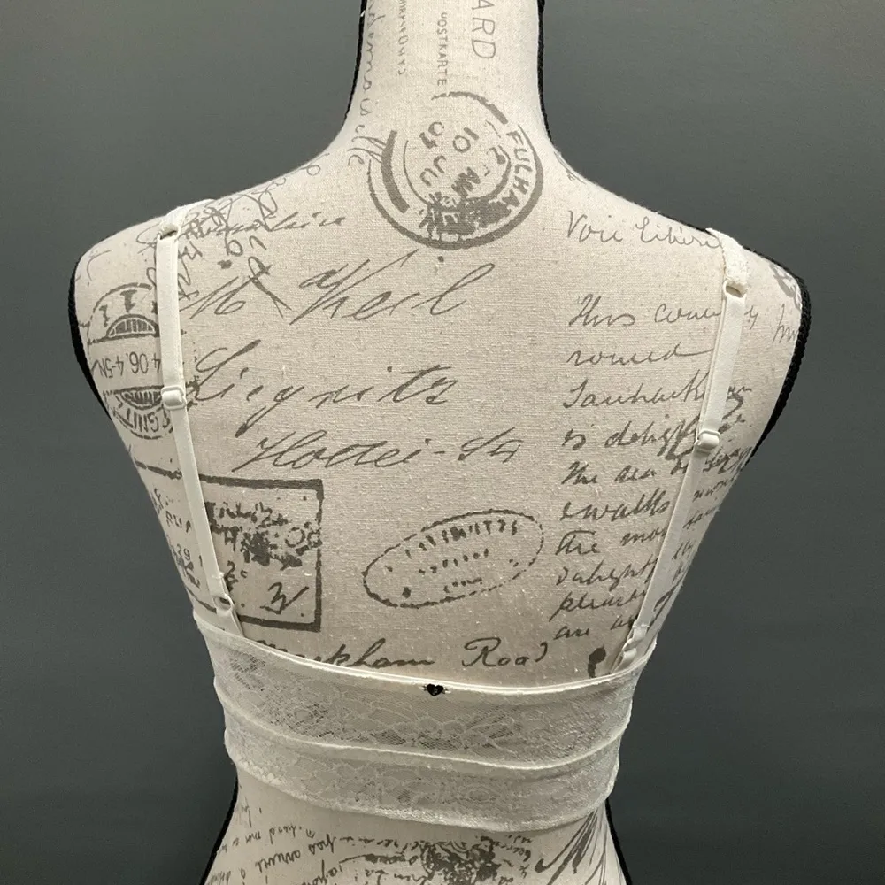 PINK BY VICTORIAS SECRET LACE BRALETTE - Image 3