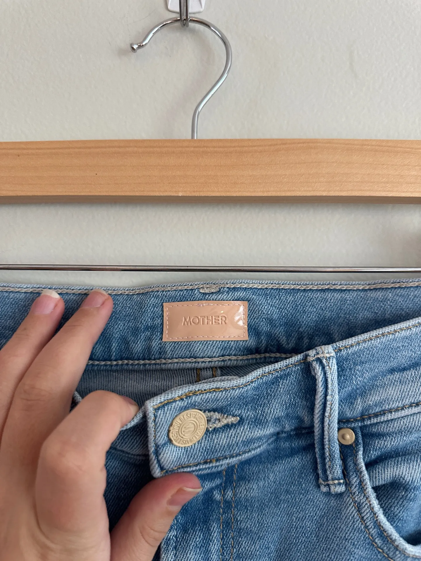 MOTHER Denim The Insider Crop Step Fray Jeans in Limited Edition - Image 9