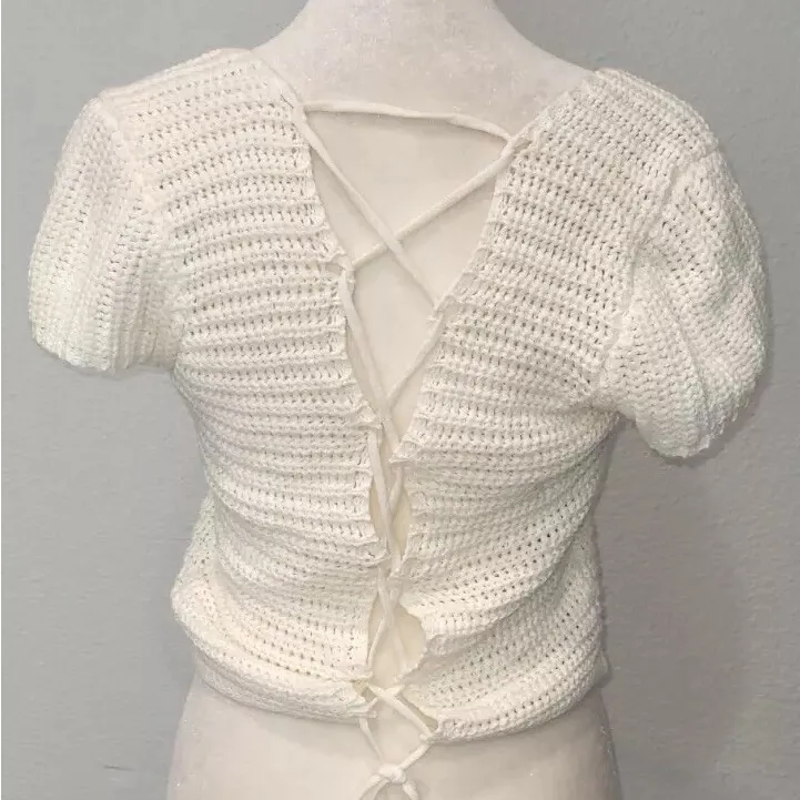 Beige Botany Chic White Knit Crop Top Size M - Image 2