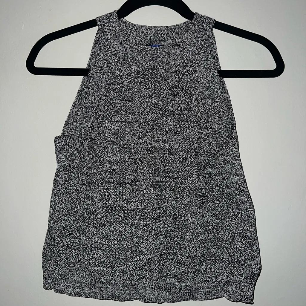 Women's Gray Sleeveless Top size Medium - Image 2