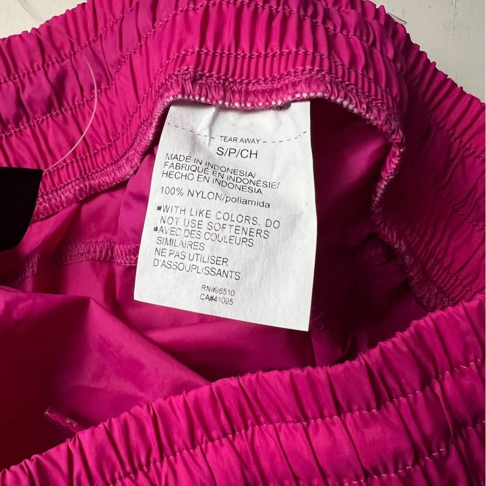 Under Armour Women’s  Woven Bright Pink  Crinkle Workout  Athletic Shorts NWT XS - Image 10