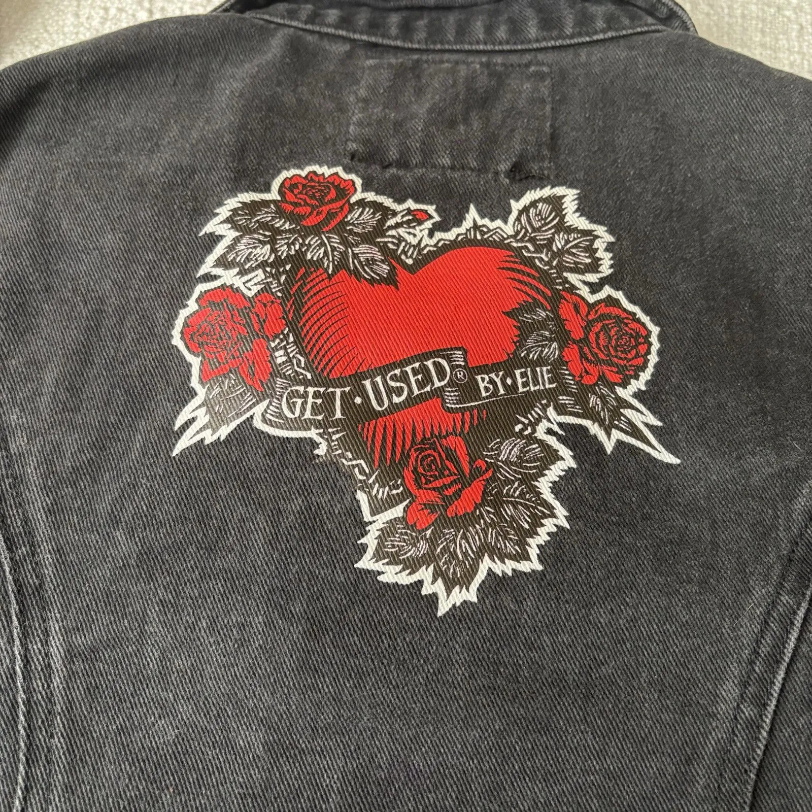 Women's Black Denim Jacket With Heart Floral Design Sz Medium Vintage Rare - Image 9