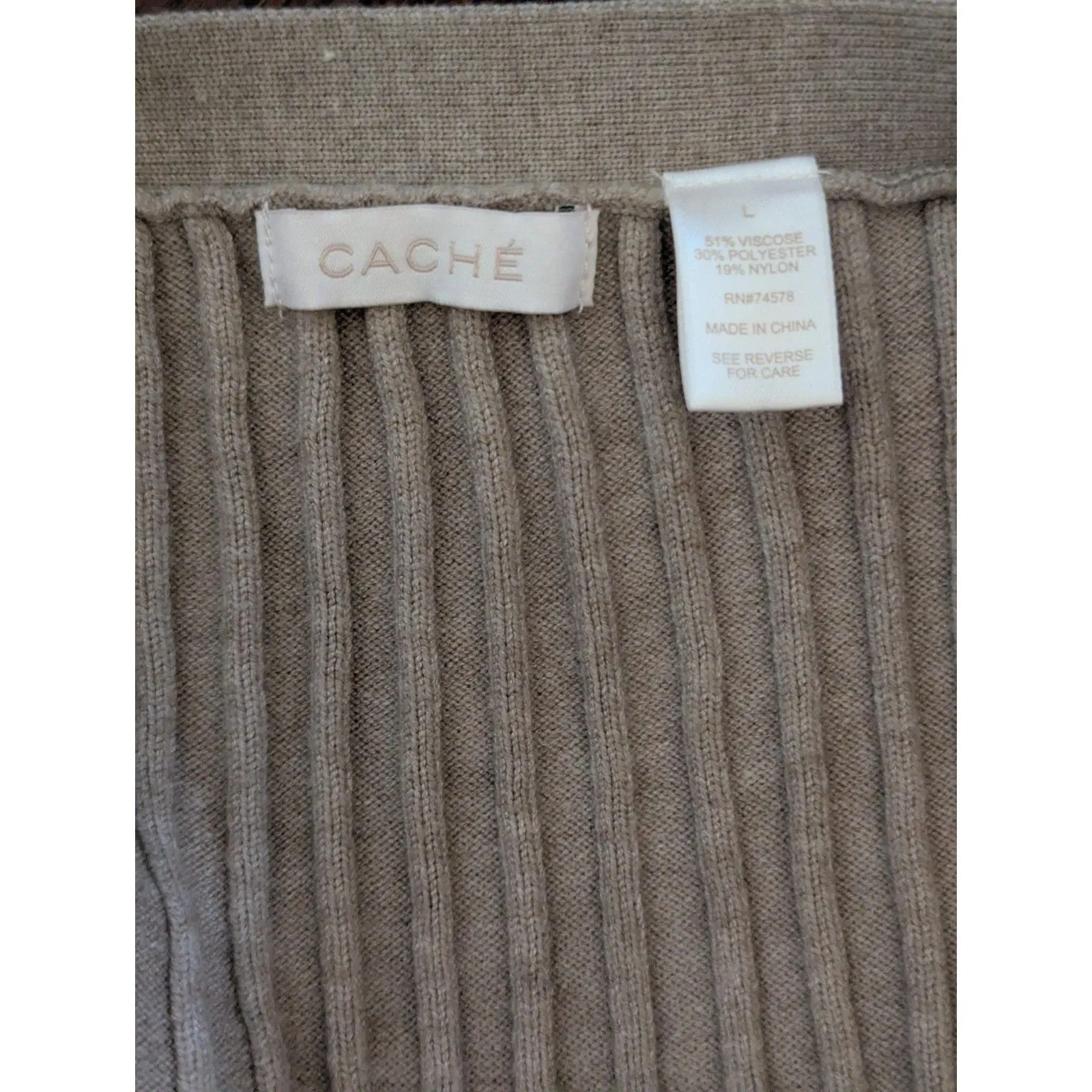 Chic Cache Cream Beige Ribbed Knit Top - Modern Elegance! - Image 3