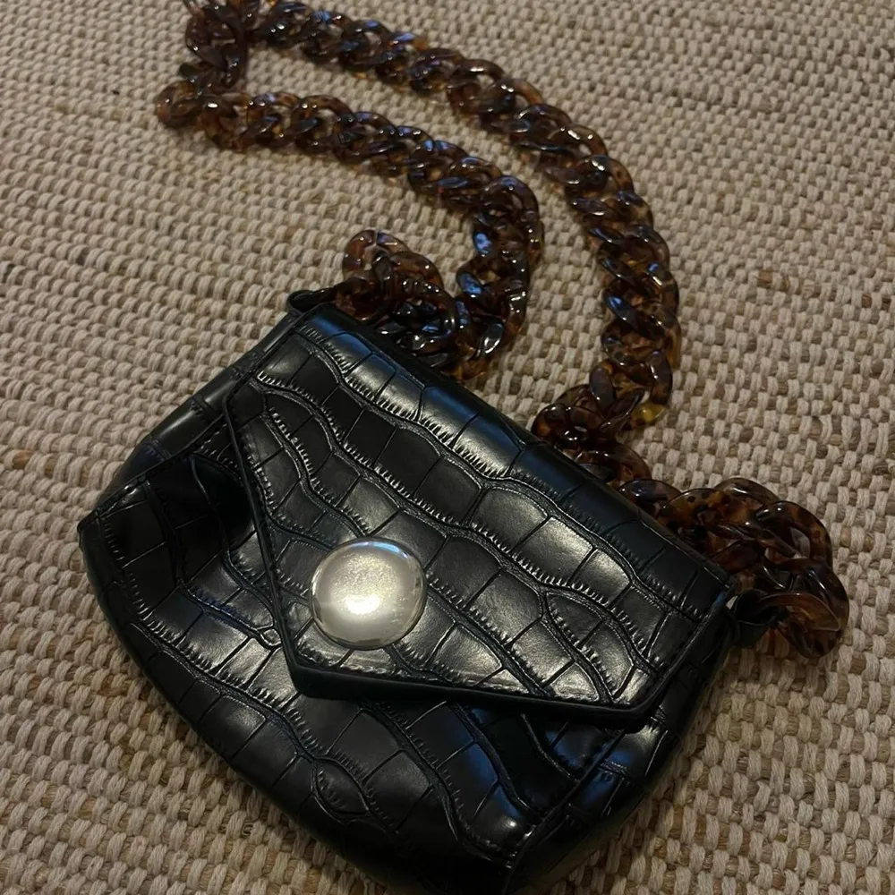 Princess Polly Black mini crocodile faux leather shoulder crossbody purse - Image 2