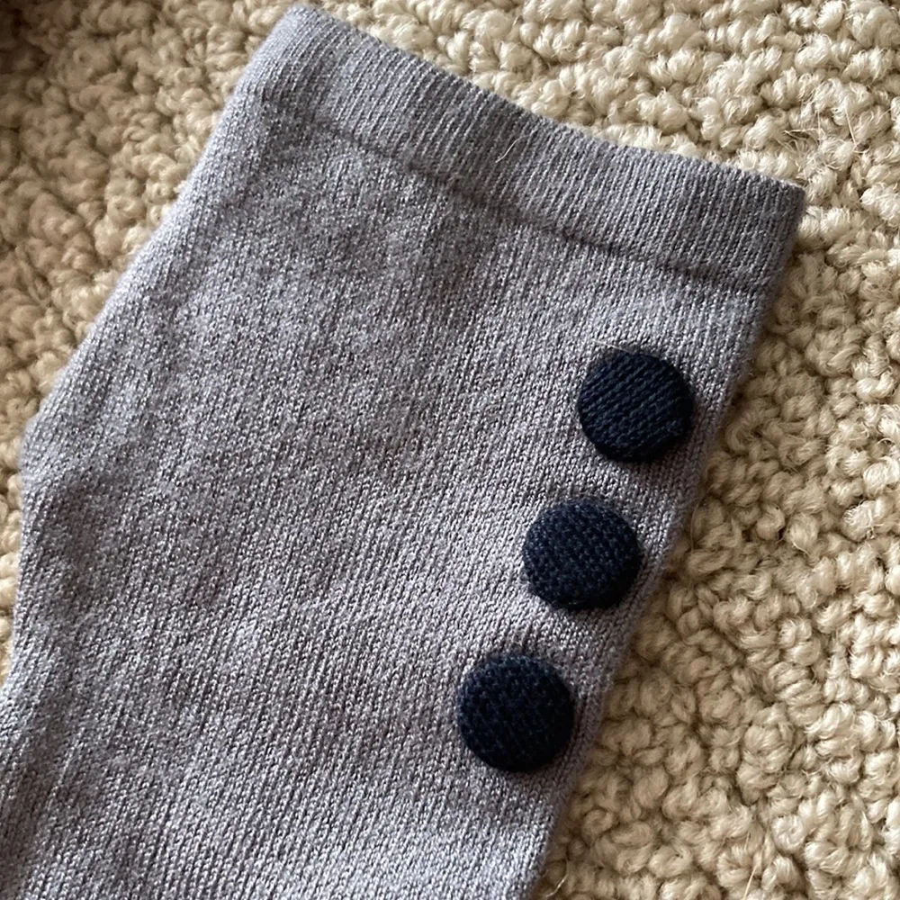 Y2K Arm Warmer Grey Black Button Knit Acrylic Thumbholes 2000’s Women’s Kids EUC Gray - Image 4