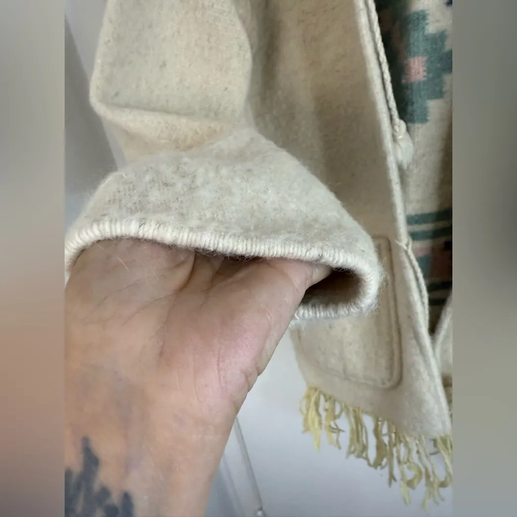 Vintage handmade heavy , thick wool, tie front cardigan Aztec, Southwestern M/L Green Size undefined - Image 3