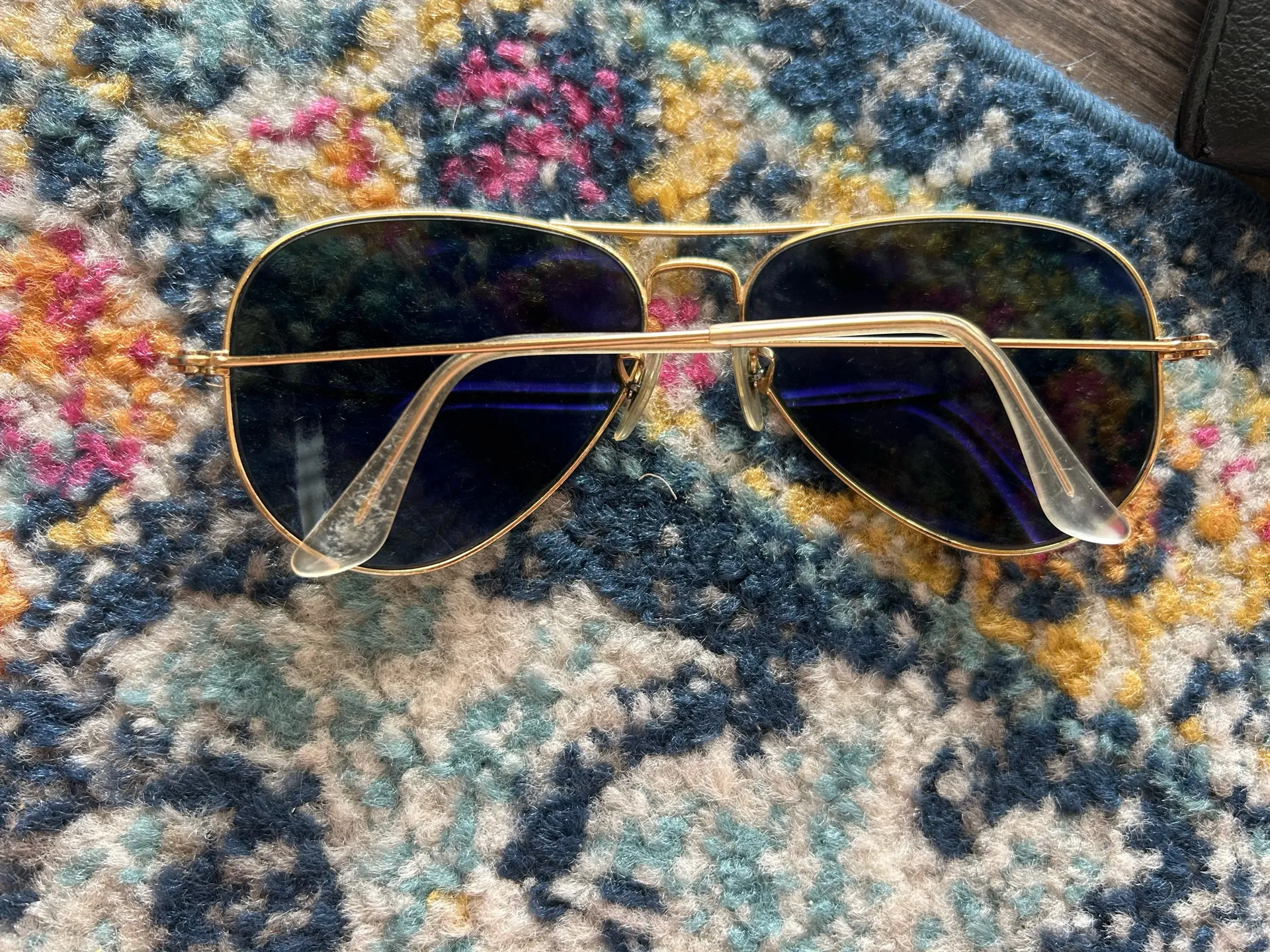 Ray-Ban Aviator Sunglasses Gold Frame - Image 2